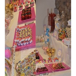 sweet-table-1-floor-100-to-150-guests-just-chuches